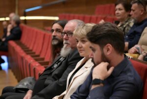 Pokaz filmu pt. "Zrównać z ziemią" w JDK
