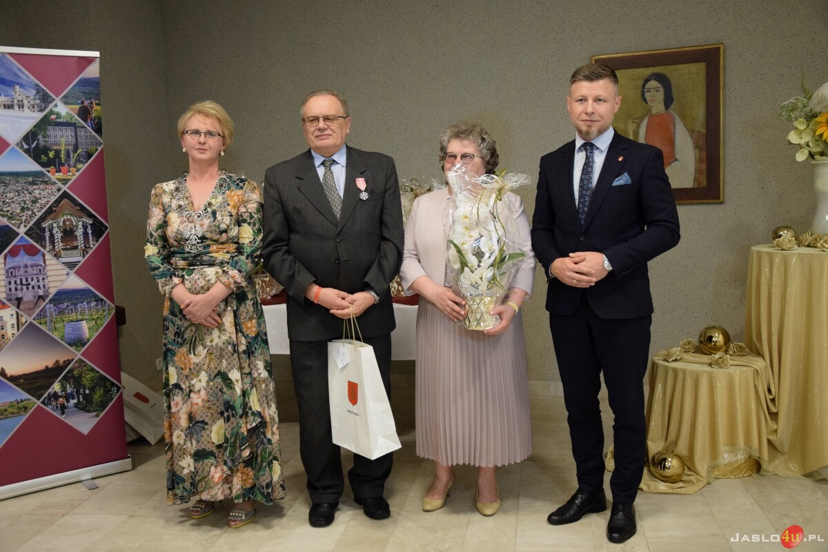 Złote Gody. Burmistrz Jasła wręczył medale za Długoletnie Pożycie Małżeńskie
