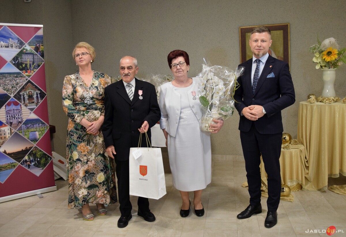 Złote Gody. Burmistrz Jasła wręczył medale za Długoletnie Pożycie Małżeńskie