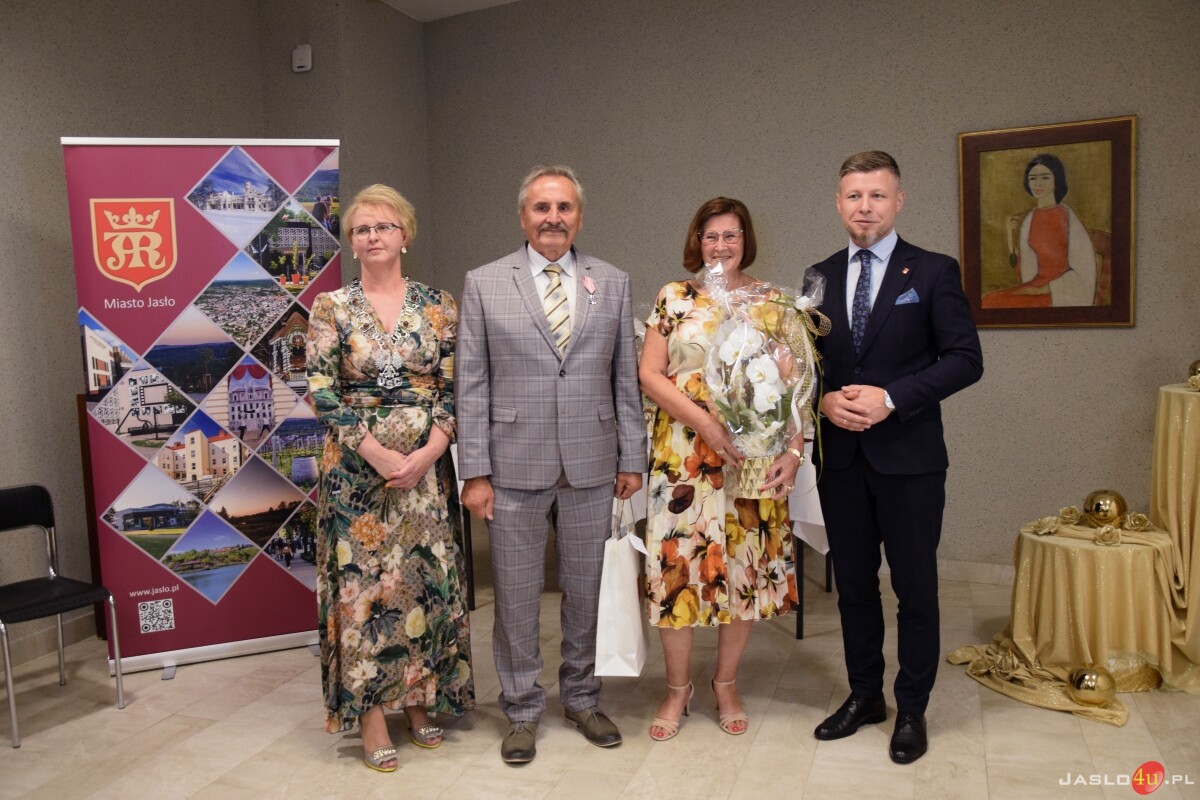 Złote Gody. Burmistrz Jasła wręczył medale za Długoletnie Pożycie Małżeńskie