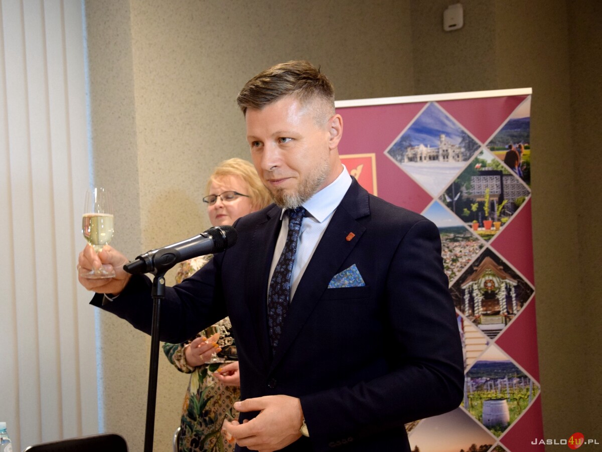 Złote Gody. Burmistrz Jasła wręczył medale za Długoletnie Pożycie Małżeńskie
