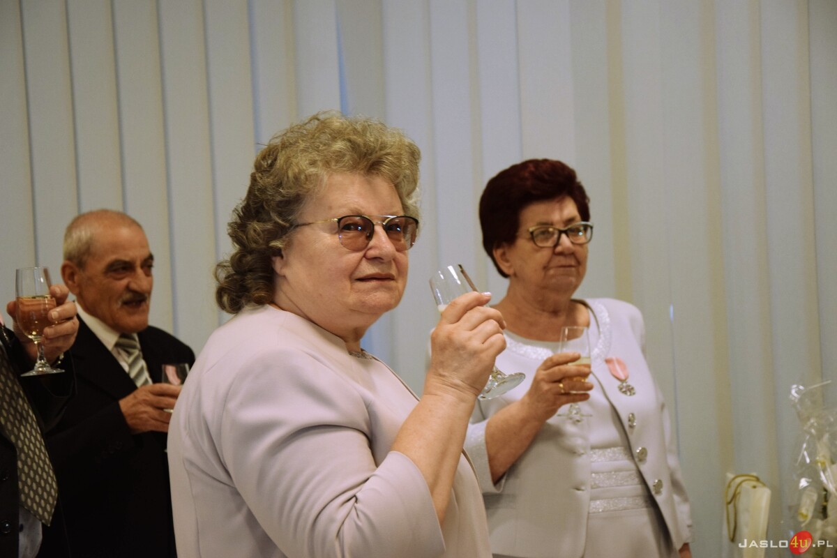 Złote Gody. Burmistrz Jasła wręczył medale za Długoletnie Pożycie Małżeńskie
