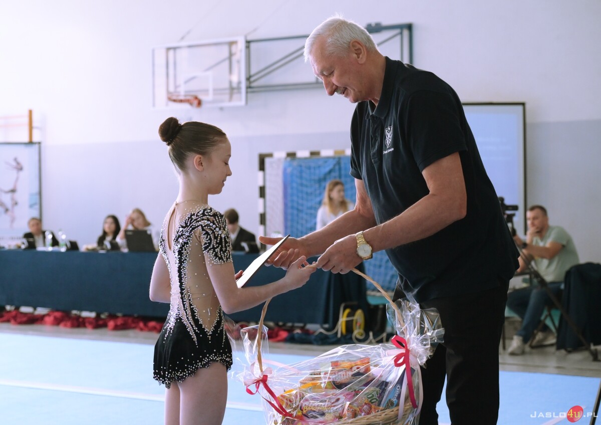 Międzywojewódzkie Mistrzostwa Młodzików w Akrobatyce Sportowej