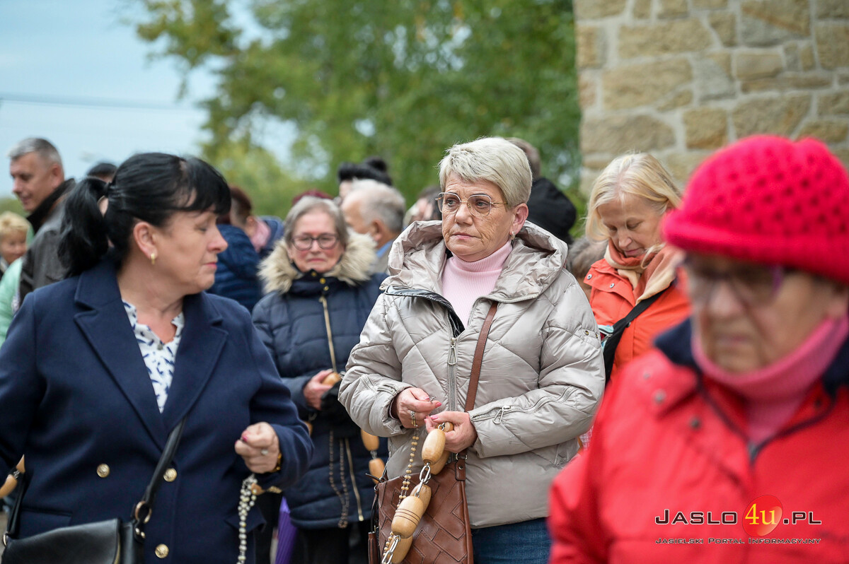 Procesja różańcowa ulicami Jasła 2024