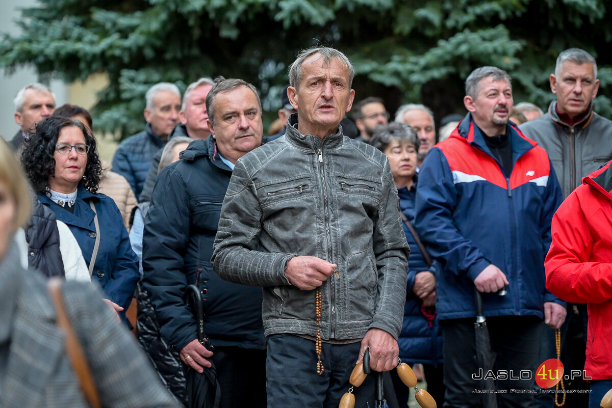 Procesja różańcowa ulicami Jasła 2024