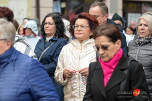 Procesja różańcowa ulicami Jasła 2024