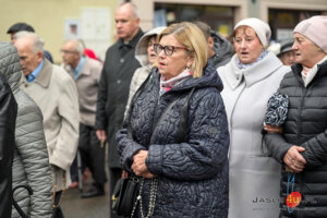 Procesja różańcowa ulicami Jasła 2024