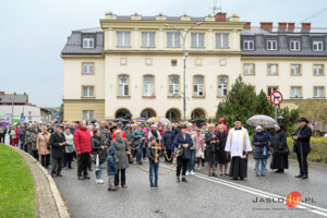 Procesja różańcowa ulicami Jasła 2024