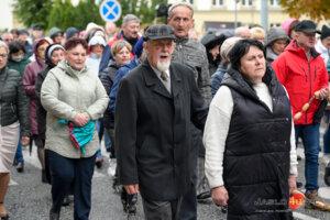 Procesja różańcowa ulicami Jasła 2024