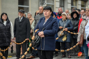 Procesja różańcowa ulicami Jasła 2024