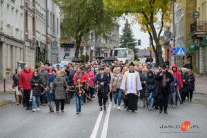 Procesja różańcowa ulicami Jasła 2024