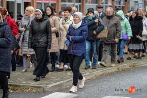 Procesja różańcowa ulicami Jasła 2024