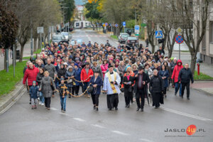 Procesja różańcowa ulicami Jasła 2024