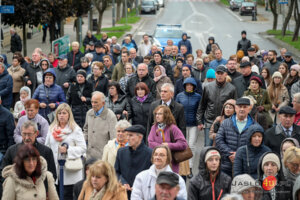 Procesja różańcowa ulicami Jasła 2024
