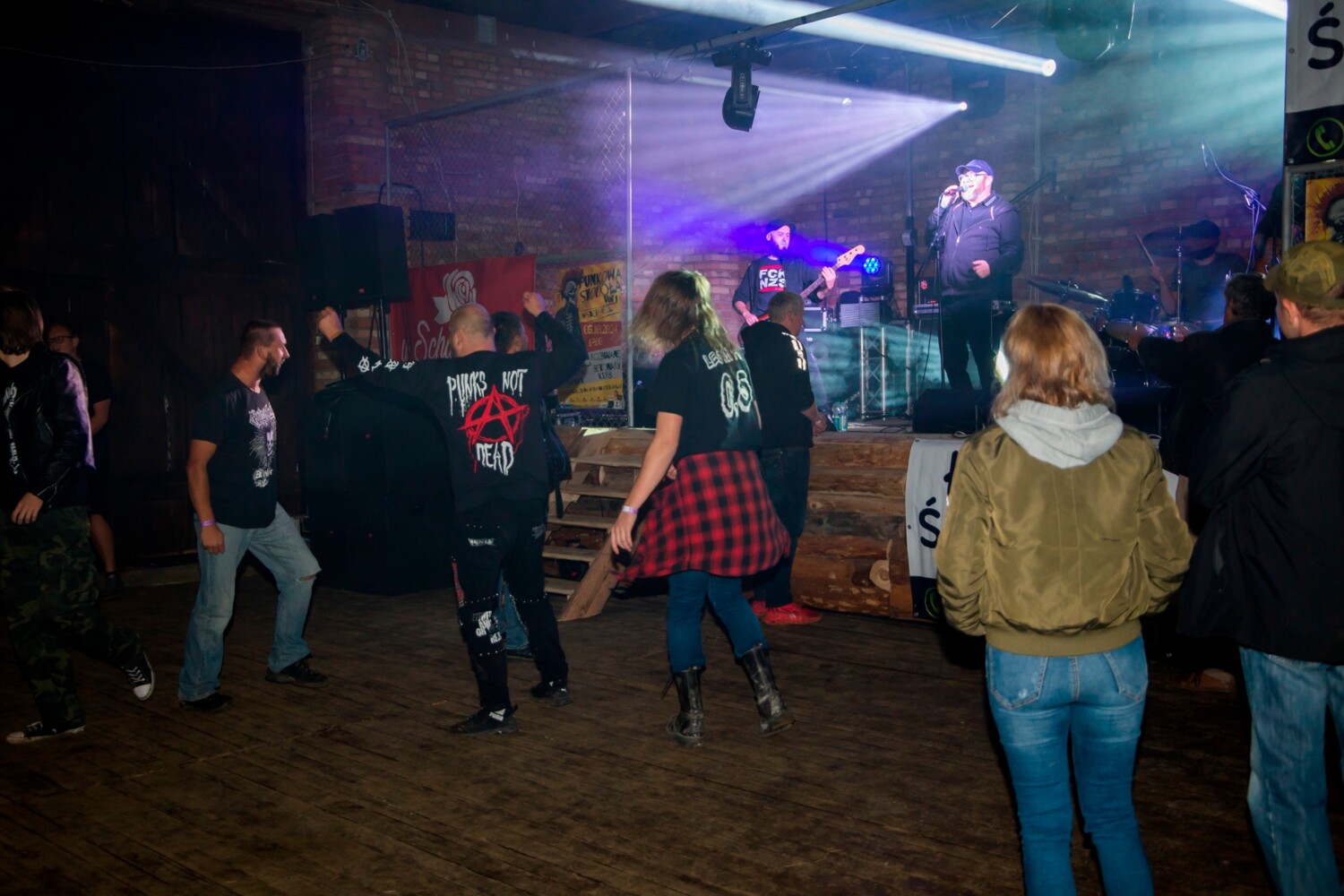 Punkowa Stodoła w Zimnej Wodzie