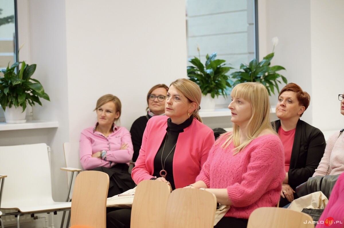 "Zadbajmy wspólnie o zdrowie kobiet" - panel dyskusyjny
