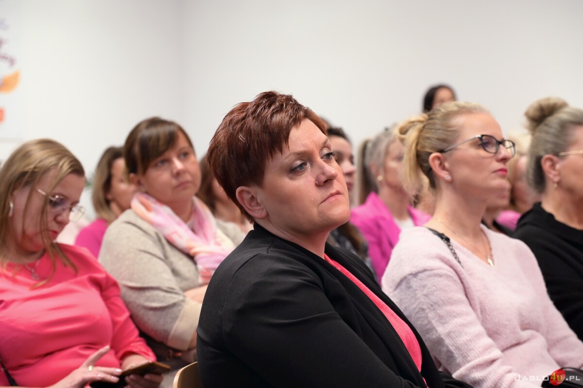 "Zadbajmy wspólnie o zdrowie kobiet" - panel dyskusyjny