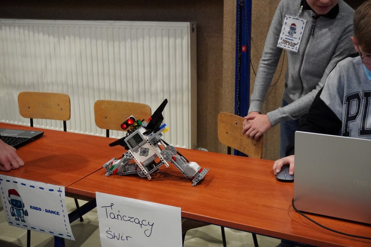 I Zawody Robotyczne CHEMIK AREA