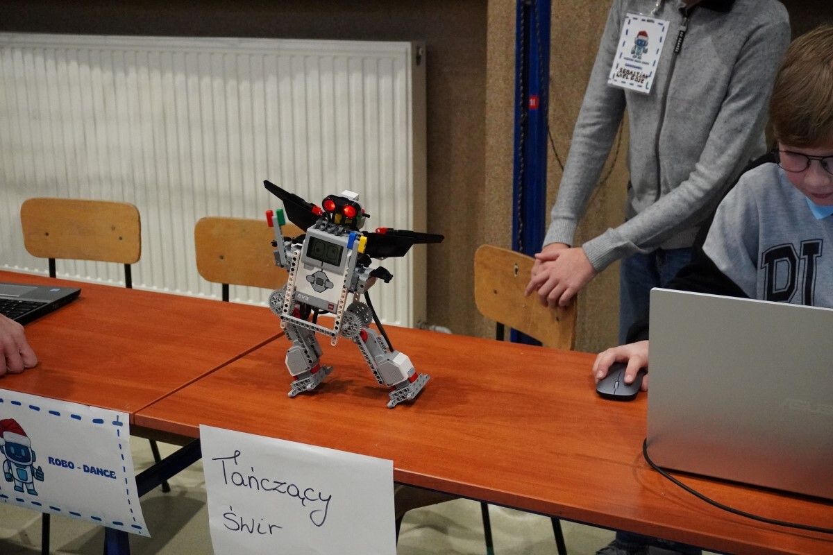 I Zawody Robotyczne CHEMIK AREA