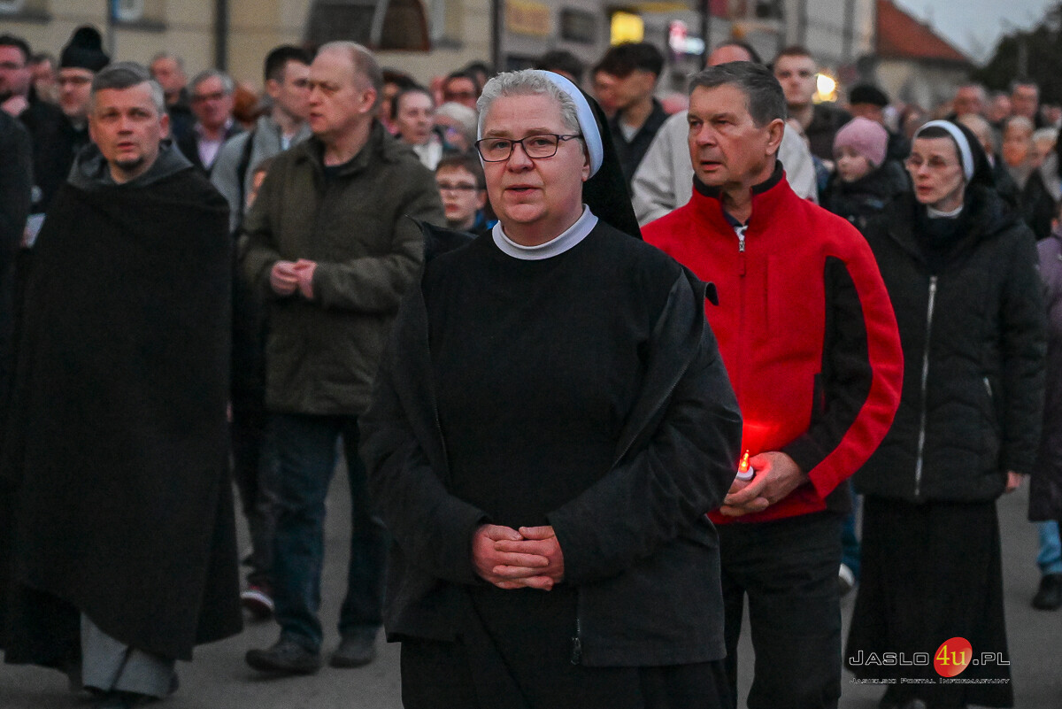 Droga Krzyżowa ulicami Jasła 2025