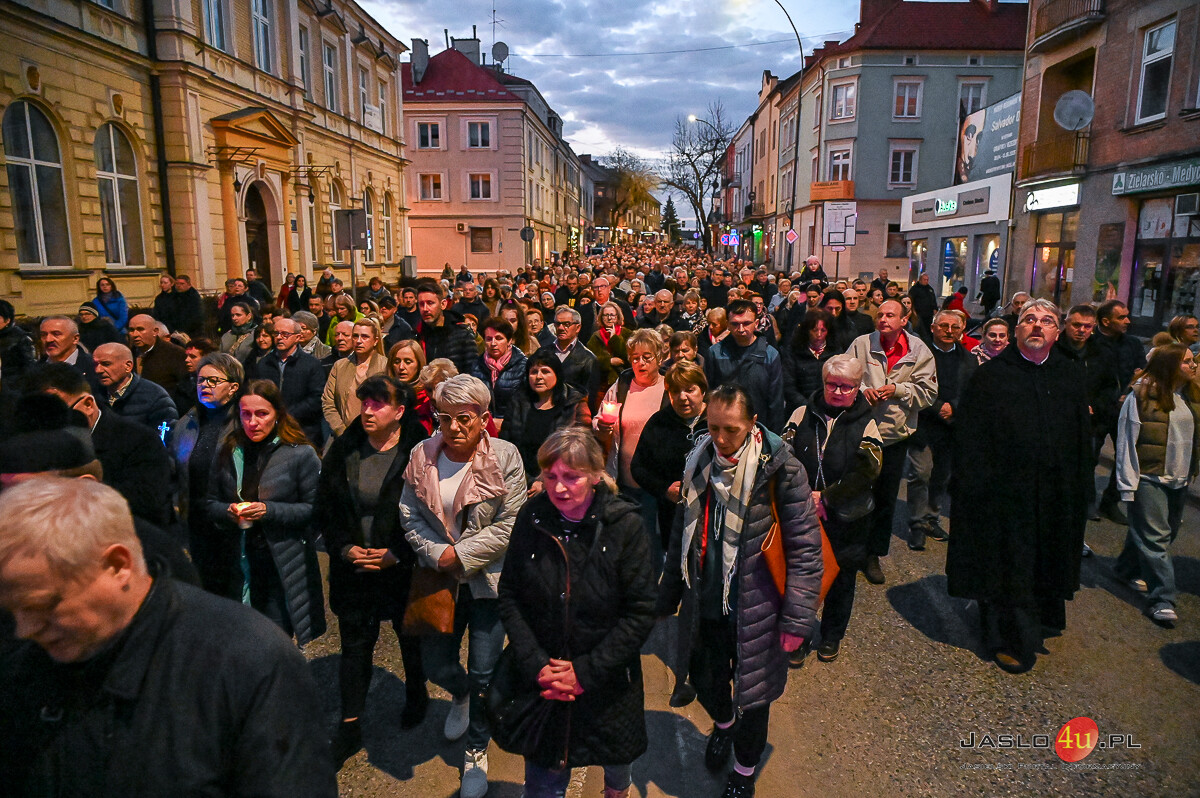 Droga Krzyżowa ulicami Jasła 2025