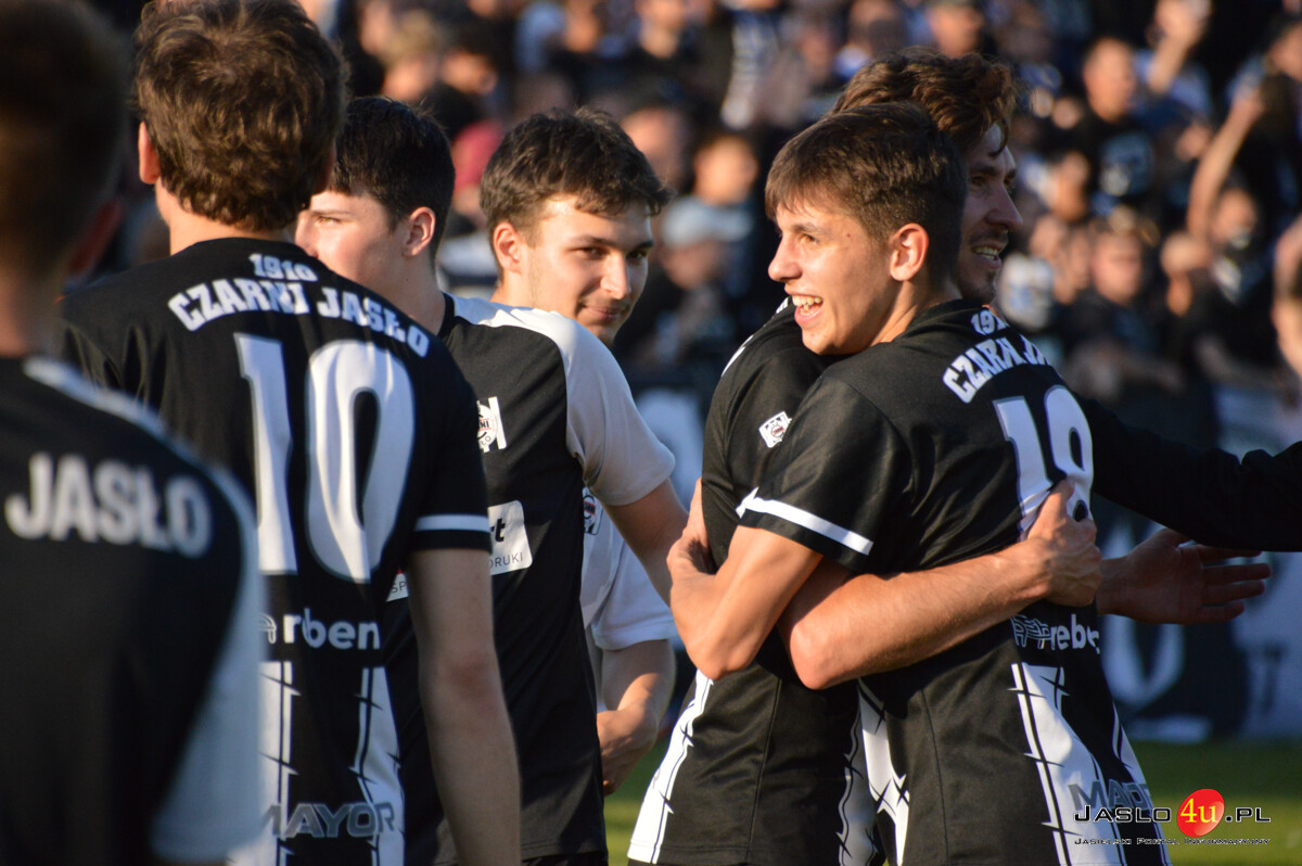 Derby Czarni Jasło - Karpaty Krosno 3:2