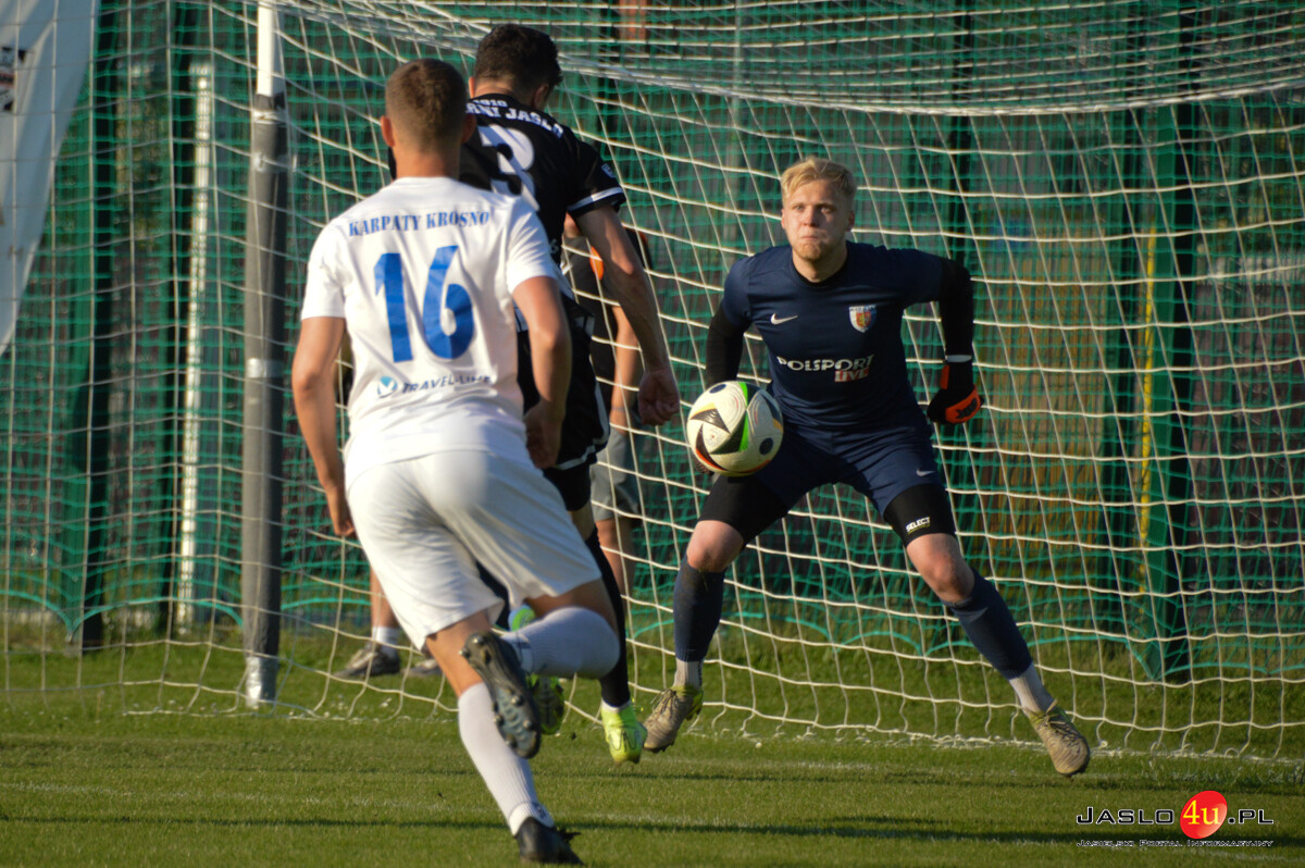 Derby Czarni Jasło - Karpaty Krosno 3:2
