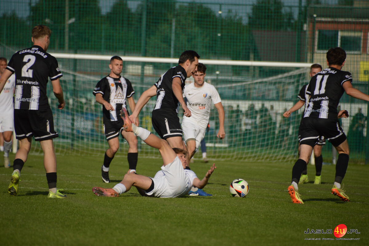 Derby Czarni Jasło - Karpaty Krosno 3:2