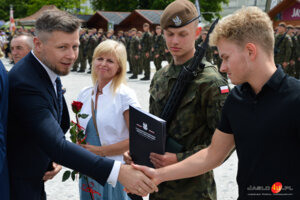 Uroczysta przysięga żołnierzy WOT na jasielskim rynku