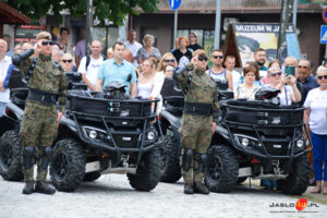 Uroczysta przysięga żołnierzy WOT na jasielskim rynku