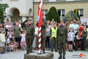 Uroczysta przysięga żołnierzy WOT na jasielskim rynku