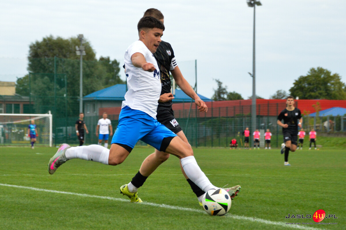 JKS Czarni 1910 Jasło - K.S. Karpaty Krosno 1:3