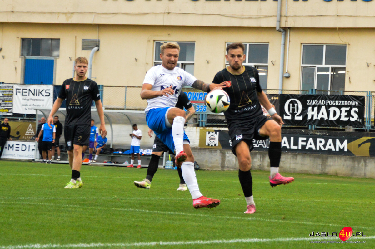 JKS Czarni 1910 Jasło - K.S. Karpaty Krosno 1:3