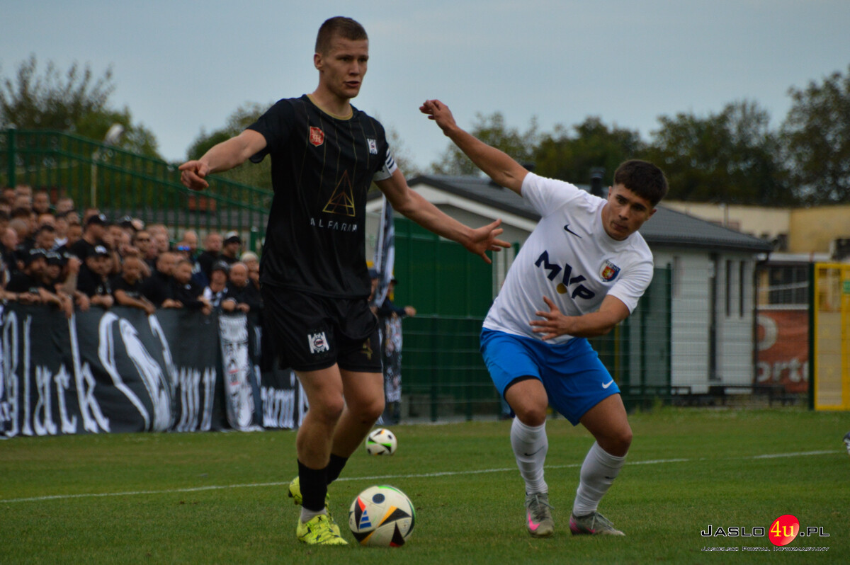JKS Czarni 1910 Jasło - K.S. Karpaty Krosno 1:3