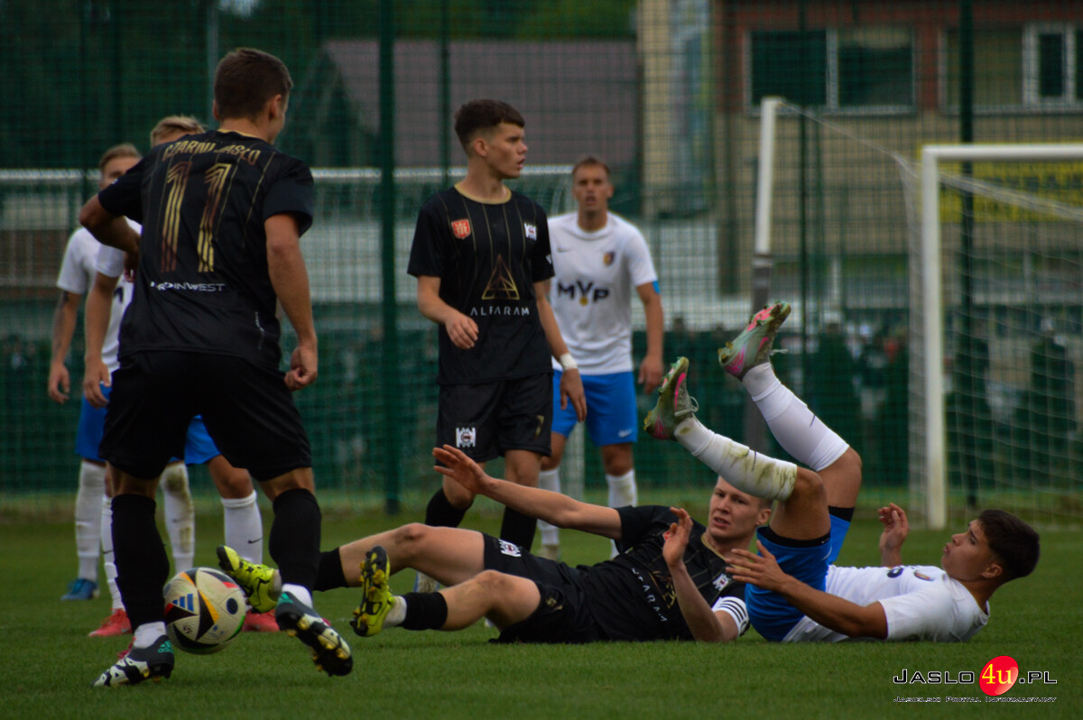 JKS Czarni 1910 Jasło - K.S. Karpaty Krosno 1:3