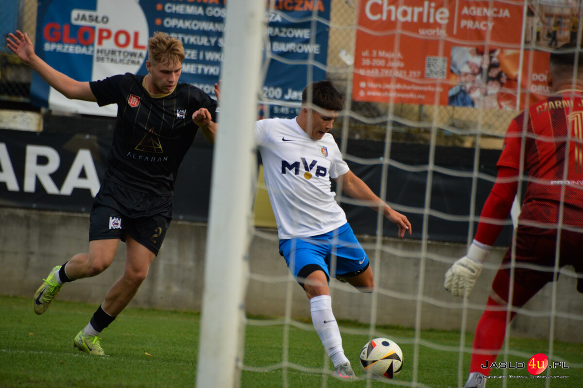JKS Czarni 1910 Jasło - K.S. Karpaty Krosno 1:3