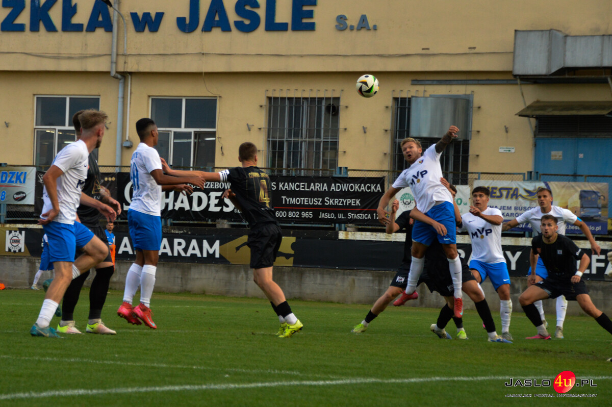 JKS Czarni 1910 Jasło - K.S. Karpaty Krosno 1:3