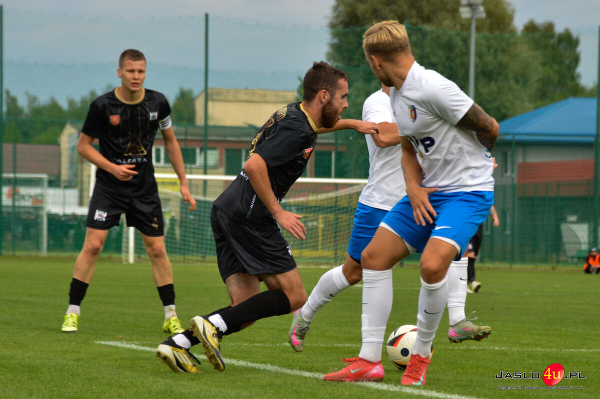 JKS Czarni 1910 Jasło - K.S. Karpaty Krosno 1:3