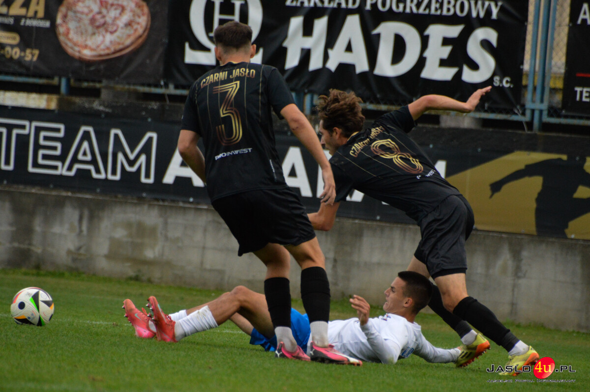 JKS Czarni 1910 Jasło - K.S. Karpaty Krosno 1:3