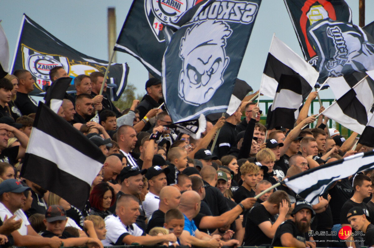 JKS Czarni 1910 Jasło - K.S. Karpaty Krosno 1:3