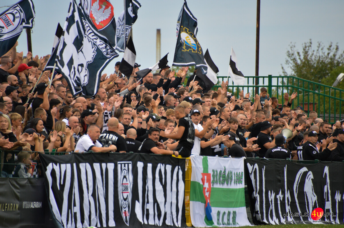 JKS Czarni 1910 Jasło - K.S. Karpaty Krosno 1:3
