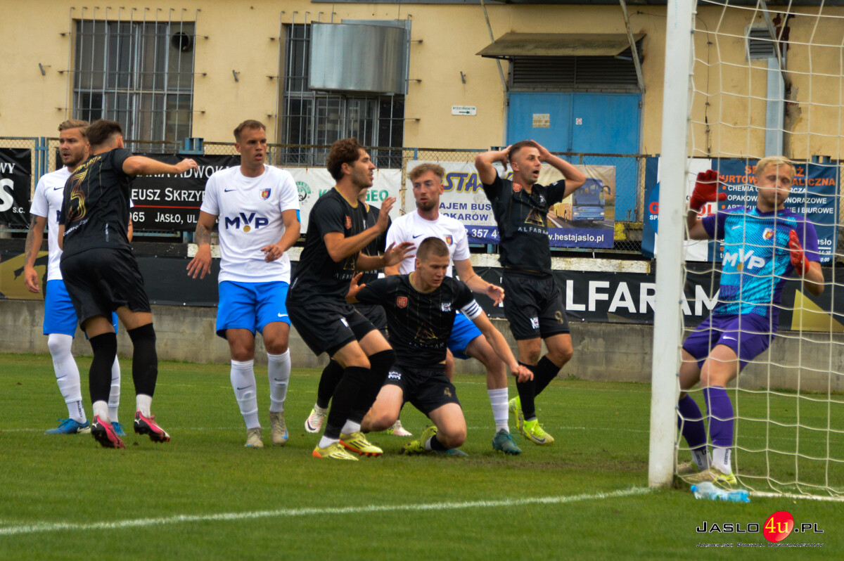 JKS Czarni 1910 Jasło - K.S. Karpaty Krosno 1:3