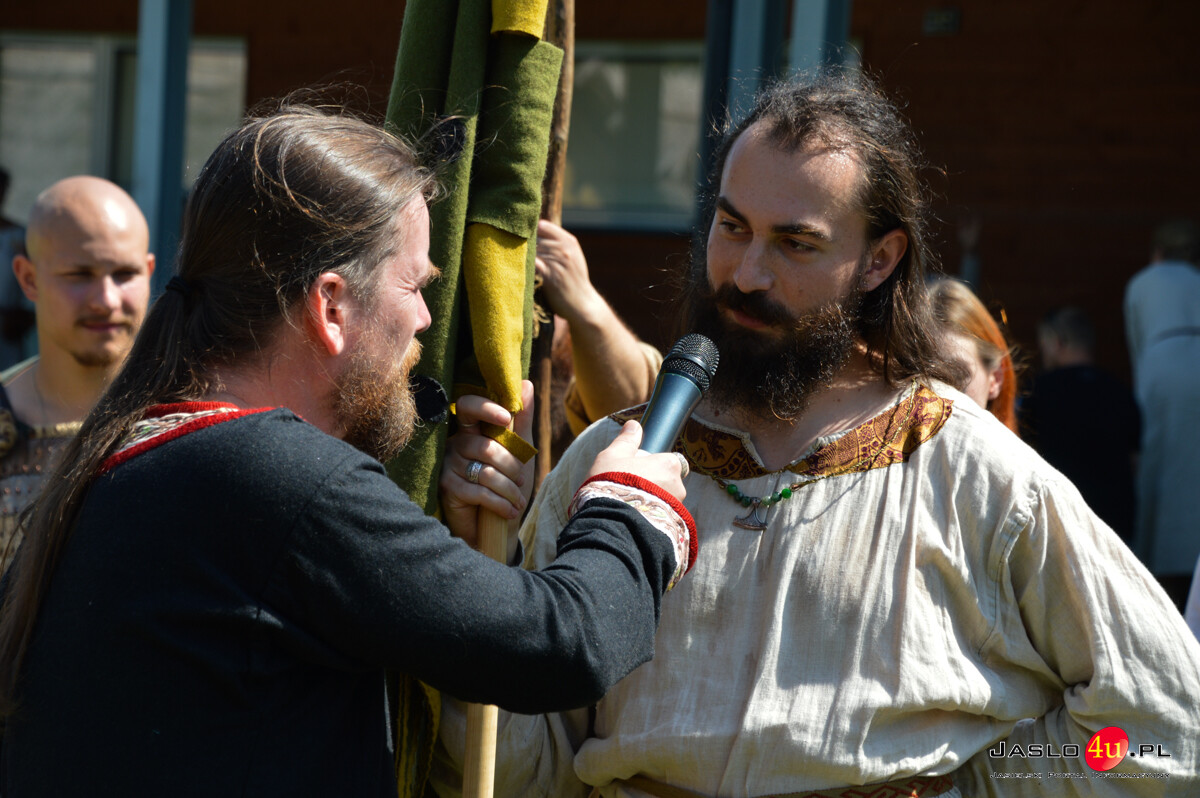 XIII Karpacki Festiwal Archeologiczny DWA OBLICZA Trzcinica 2025