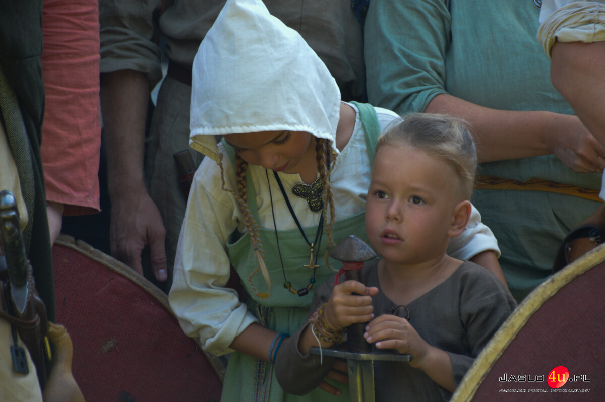XIII Karpacki Festiwal Archeologiczny DWA OBLICZA Trzcinica 2025