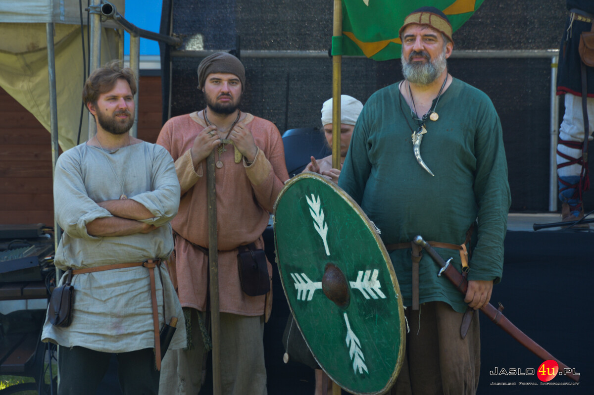 XIII Karpacki Festiwal Archeologiczny DWA OBLICZA Trzcinica 2025