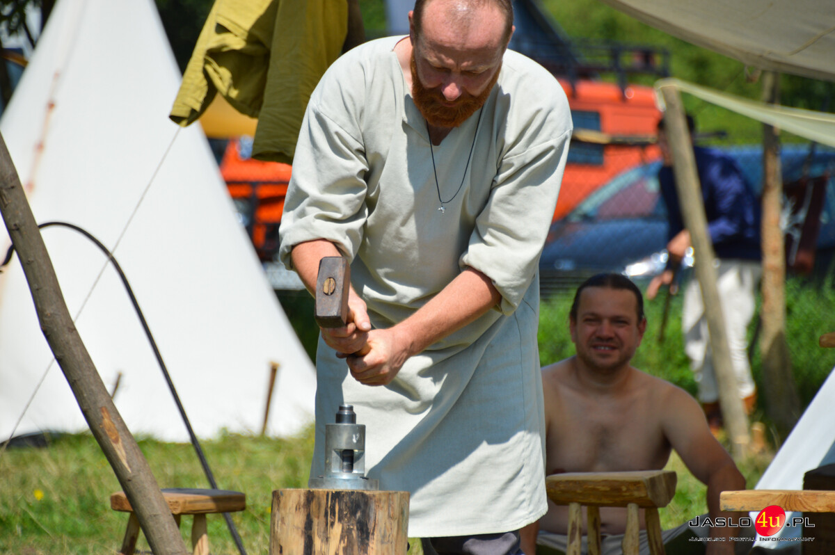 XIII Karpacki Festiwal Archeologiczny DWA OBLICZA Trzcinica 2025