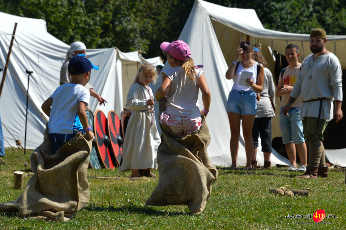XIII Karpacki Festiwal Archeologiczny DWA OBLICZA Trzcinica 2025