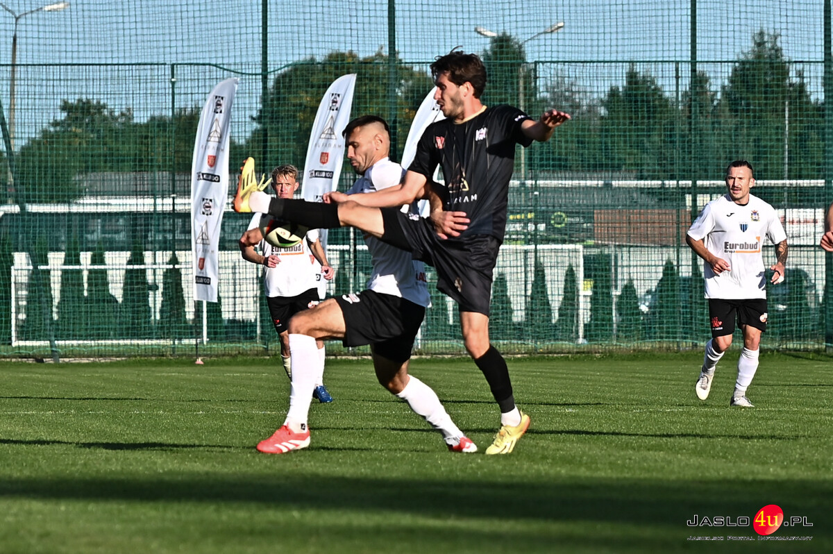 JKS Czarni Jasło -  JKS Jarosław 1:4