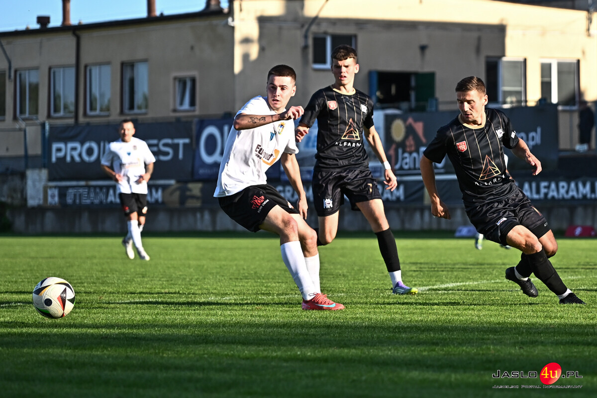 JKS Czarni Jasło -  JKS Jarosław 1:4