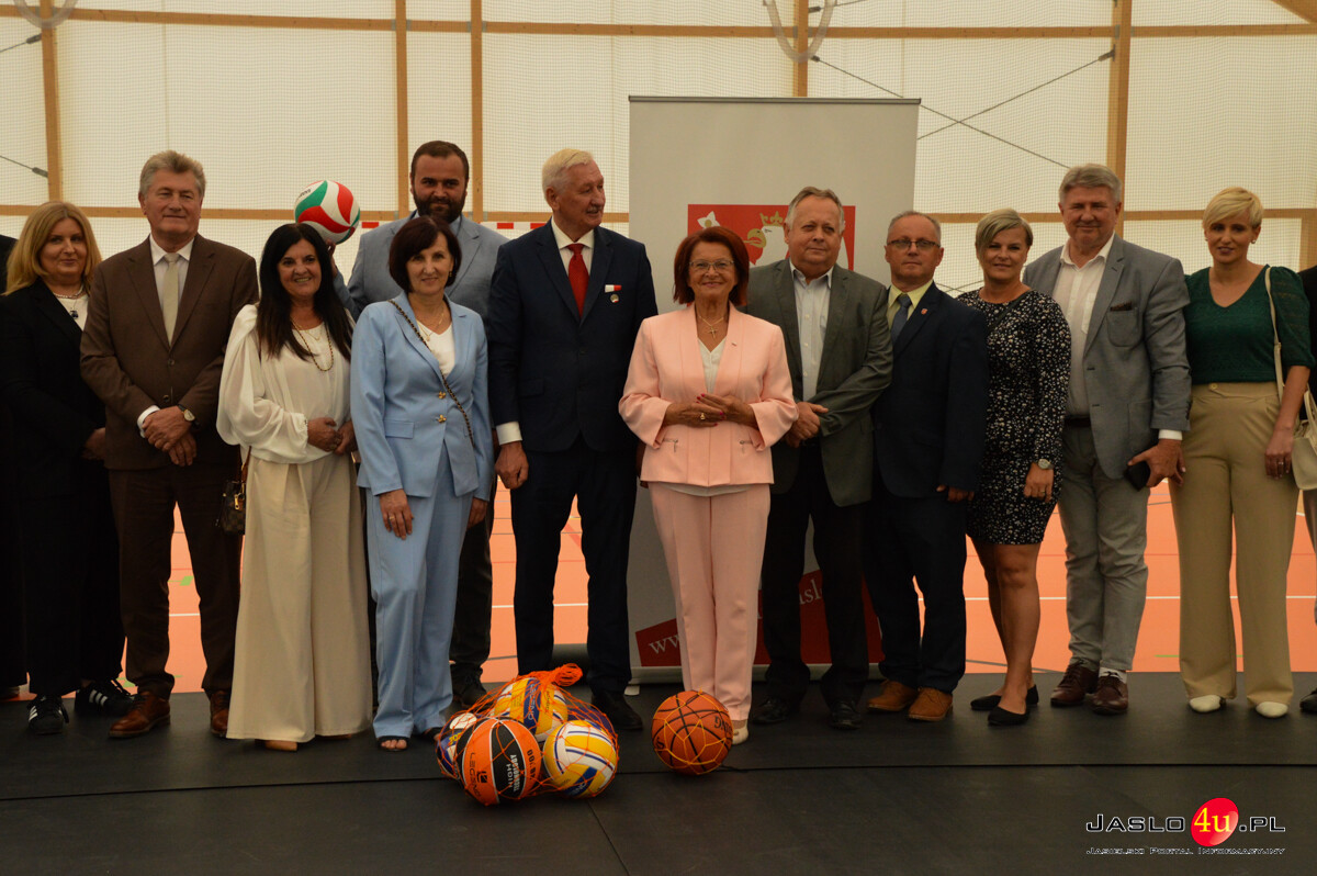 Otwarcie hali sportowej w Trzcinicy